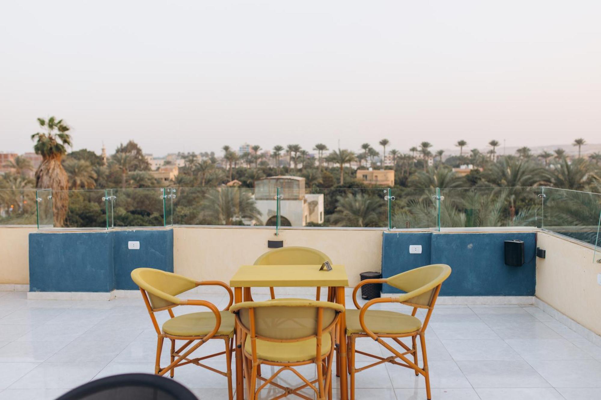 Regent Pyramids View Hotel Kafrat al Jabal Exterior foto